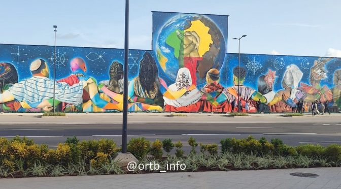 Bénin : Sur le mur du port, l’expression artistique de la tolérance religieuse